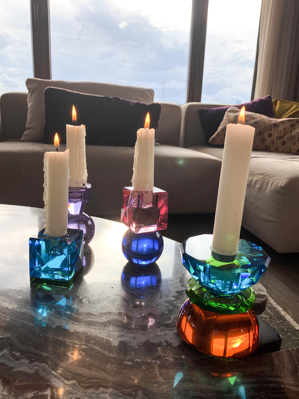 Mavi/ Yeşil SPARKLE Zar Formu Cam Şamdan – Modern ve Şık Dekor Seçeneği
