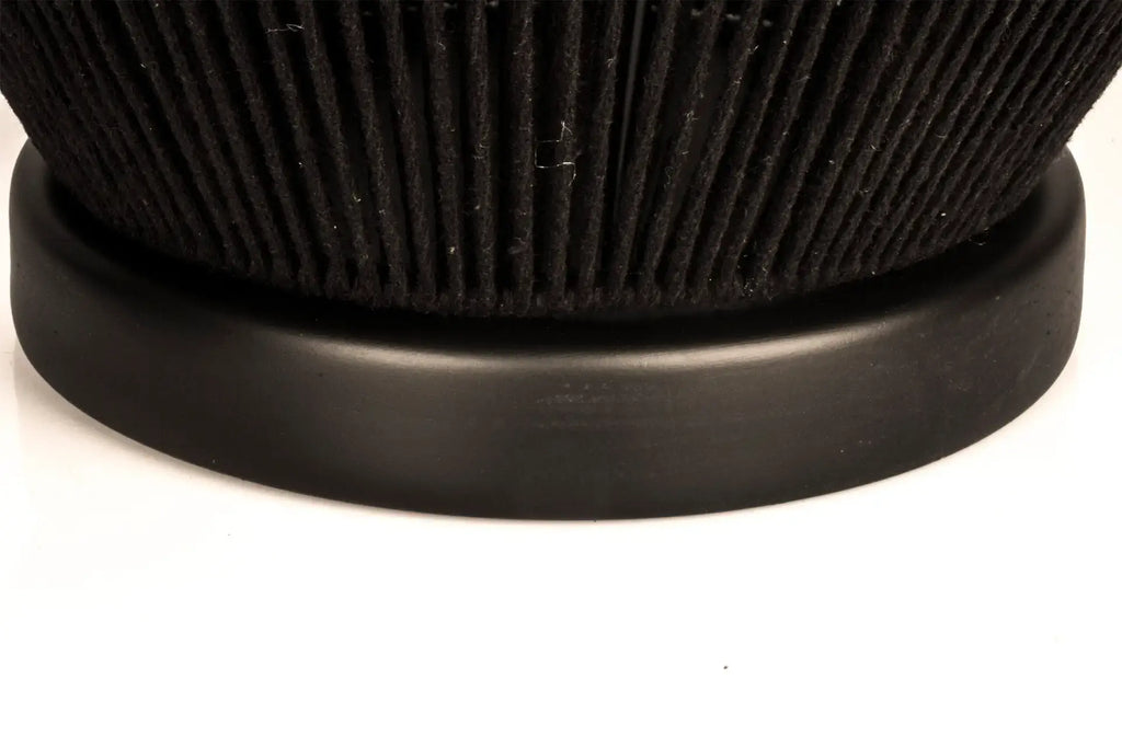 Luna Noir Abajur – Siyah Tel Gövdeli, Krem Kumaş Şapkalı (51 cm)
